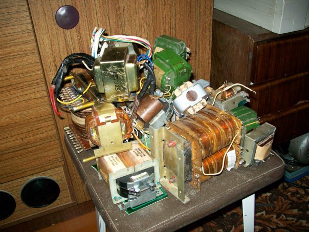 тот транс что хочу перматывать -золотистый такой слева сверху.