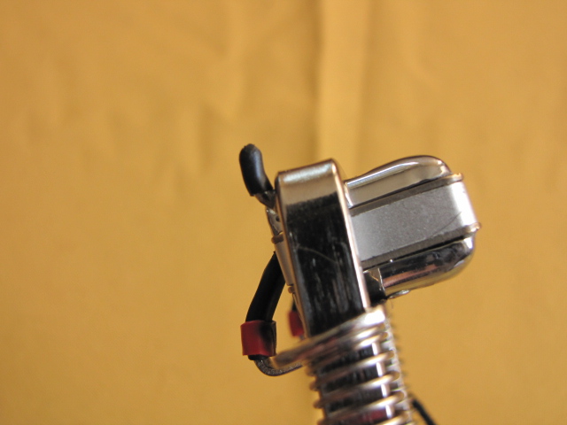 ...и стала быстро и легко выниматься(двумя пальцами),но и не выпрыгивает из гнезда произвольно