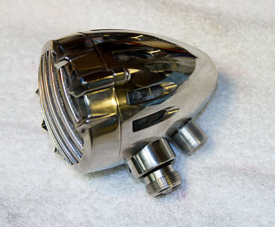 SwitchCraft, нужен спец шнур или переходник, очень надежно