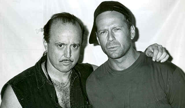 Kim_Wilson_and_Bruce_Willis[1].jpg