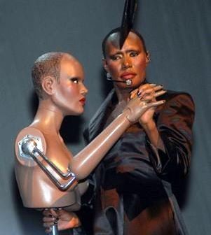 Grace Jones - большая мастерица эпатажа.jpg